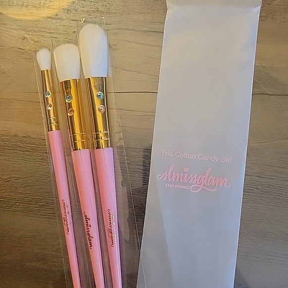 Nwt Trio brush set - Picture 2 of 4